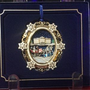 The White House Historical Association Christmas 2004